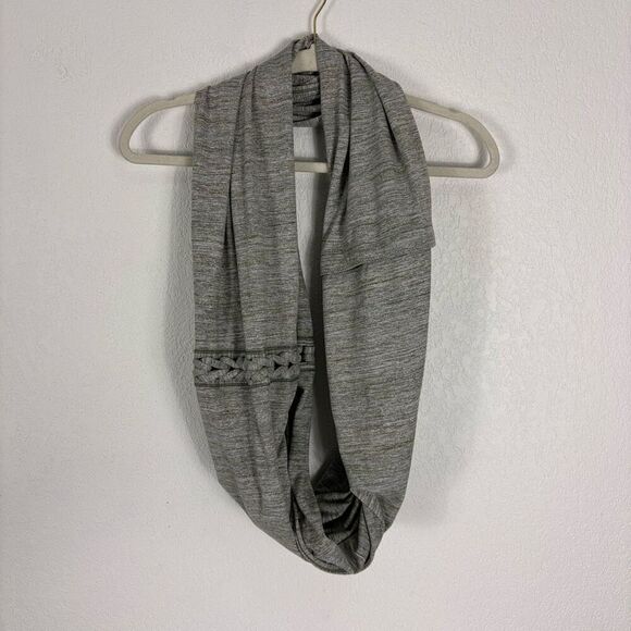 Lululemon Green Braided Detail Snap Button Infinity Yoga Scarf - Picture 1 of 8